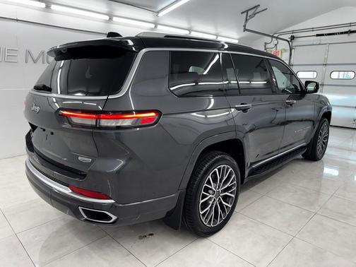 2022 Jeep Grand Cherokee L Summit Reserve
