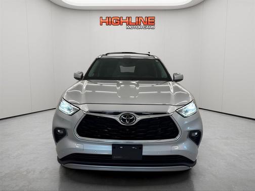 2022 Toyota Highlander Platinum
