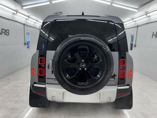 2020 Land Rover Defender 110 SE