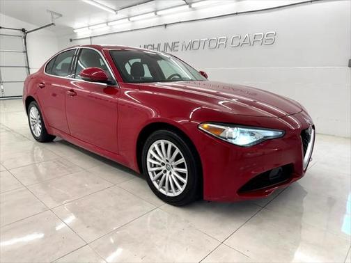 2021 Alfa Romeo Giulia Base