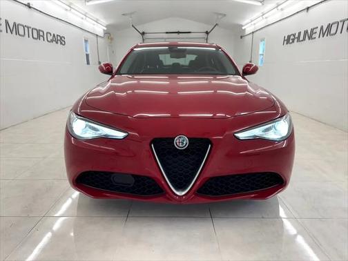 2021 Alfa Romeo Giulia Base