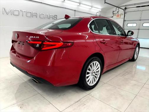 2021 Alfa Romeo Giulia Base