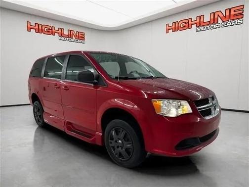 Red 2016 Dodge Grand Caravan AVP/SE