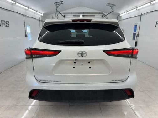 Blizzard Pearl 2021 Toyota Highlander XLE