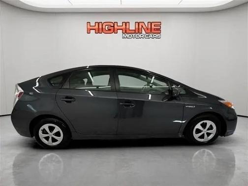 Winter Gray Metallic 2012 Toyota Prius Three
