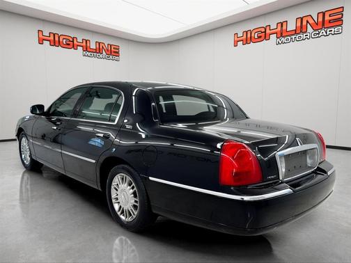 2006 Lincoln Town Car Signature