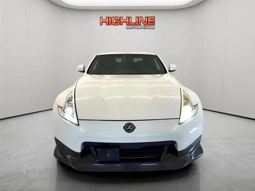Pearl White 2009 Nissan 370Z Touring