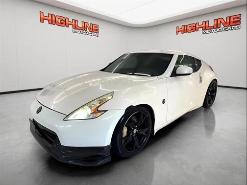 Pearl White 2009 Nissan 370Z Touring