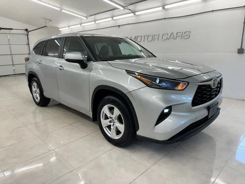 Celestial Silver Metallic 2023 Toyota Highlander LE
