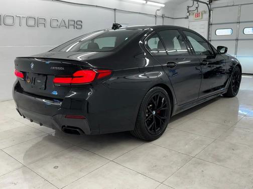 Black Sapphire Metallic 2021 BMW M550 i Xdrive