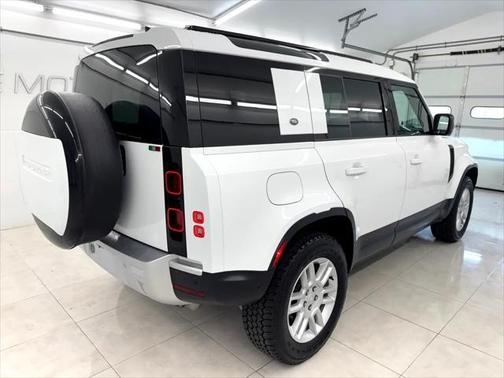 2024 Land Rover Defender 110 P300