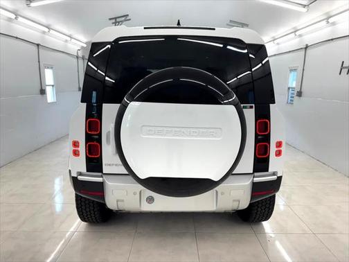 2024 Land Rover Defender 110 P300