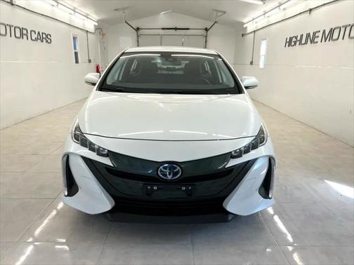 2022 Toyota Prius Prime XLE
