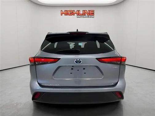 Moon Dust 2023 Toyota Highlander Hybrid LE