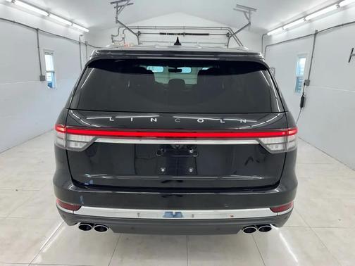 Infinite Black Metallic Clearcoat 2023 Lincoln Aviator Standard AWD