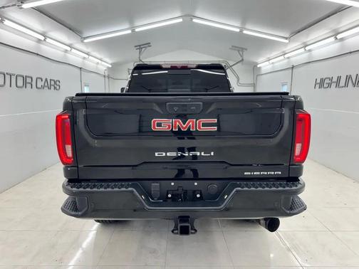 Black 2021 GMC Sierra 2500 Denali