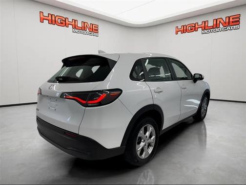 Platinum White Pearl 2023 Honda HR-V LX