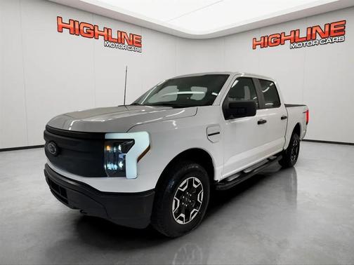 White 2022 Ford F-150 Lightning LARIAT