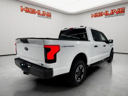 White 2022 Ford F-150 Lightning LARIAT
