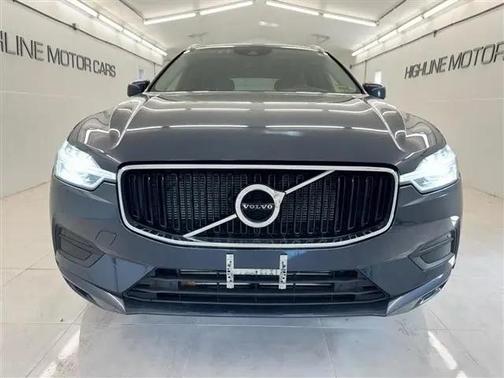 Dark Blue 2020 Volvo XC60 T6 Momentum