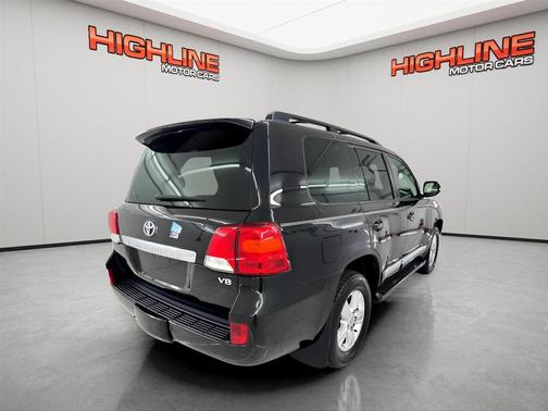 2015 Toyota Land Cruiser Base