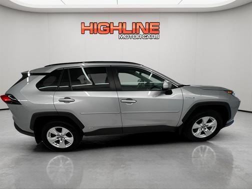 2020 Toyota RAV4 Hybrid XLE