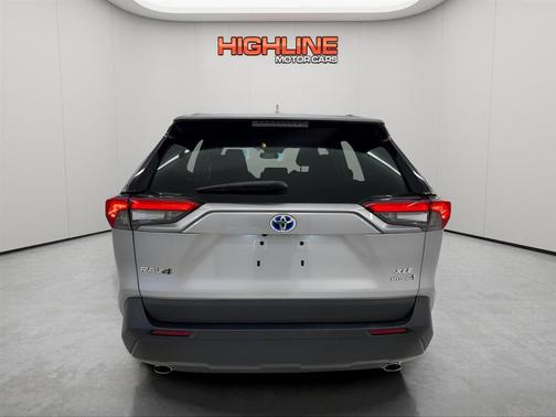 2020 Toyota RAV4 Hybrid XLE