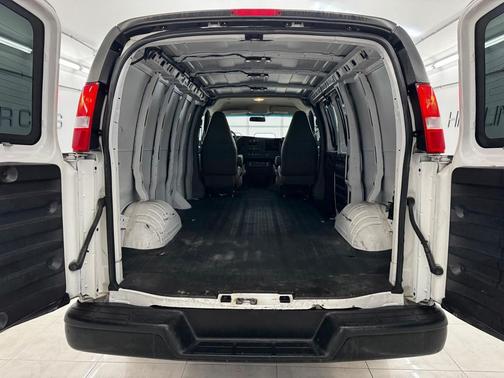 2021 GMC Savana 2500 Work Van