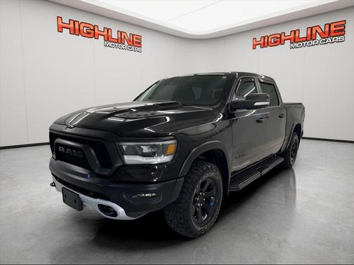 Diamond Black Crystal Pearlcoat 2022 RAM 1500 Rebel
