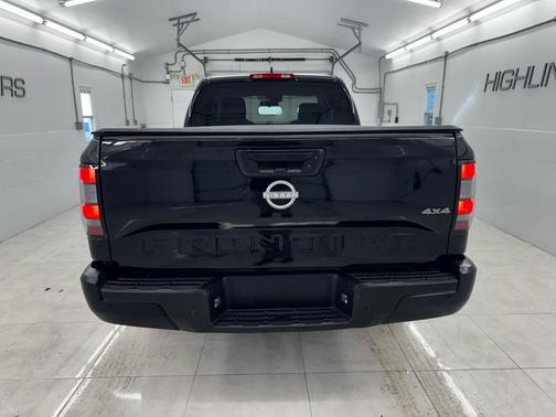 2023 Nissan Frontier S