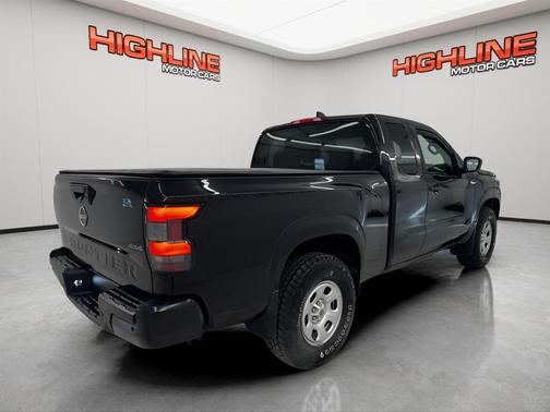 2023 Nissan Frontier S
