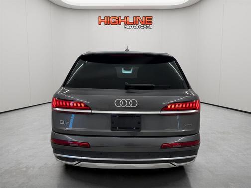 2022 Audi Q7 45 Premium Plus