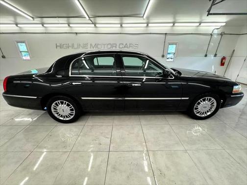 2008 Lincoln Town Car Signature