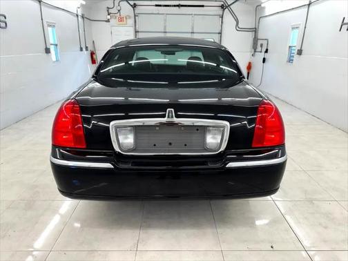 2008 Lincoln Town Car Signature