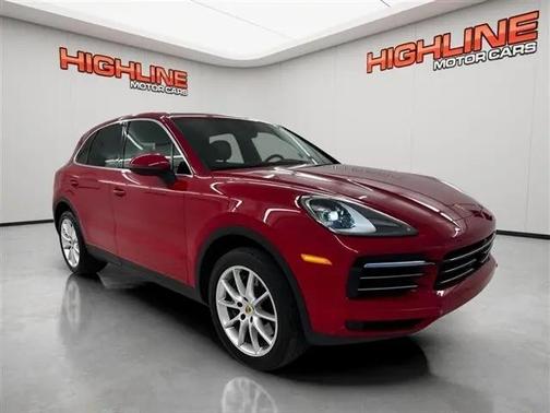 Carmine Red 2022 Porsche Cayenne Cayenne