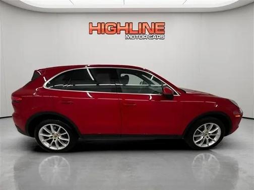 Carmine Red 2022 Porsche Cayenne Cayenne