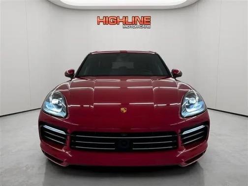 Carmine Red 2022 Porsche Cayenne Cayenne