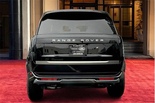 2025 Land Rover Range Rover P530 SE 7 Seat