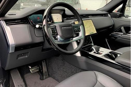 2025 Land Rover Range Rover P530 SE 7 Seat