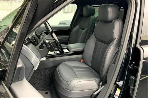 2025 Land Rover Range Rover P530 SE 7 Seat