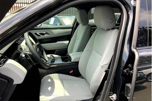 2026 Land Rover Range Rover Velar P400 Dynamic SE