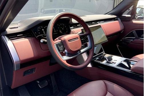 2025 Land Rover Range Rover P530 SE