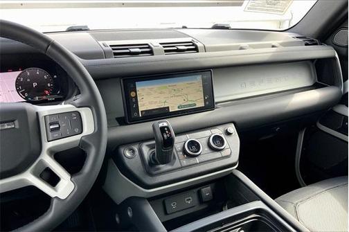 2024 Land Rover Defender P400 X-Dynamic SE