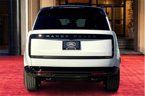 2025 Land Rover Range Rover P530 SE