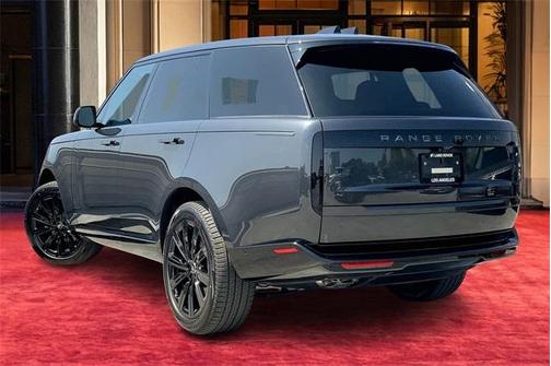 2025 Land Rover Range Rover P530 SE