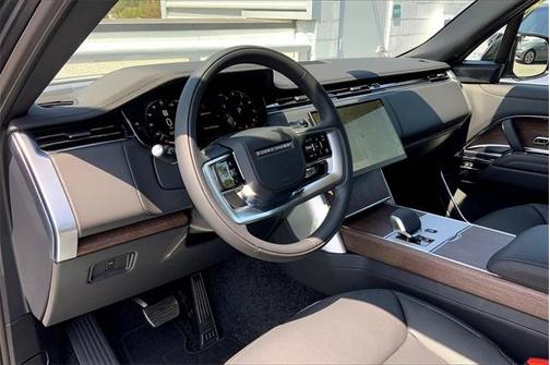 2025 Land Rover Range Rover P530 SE