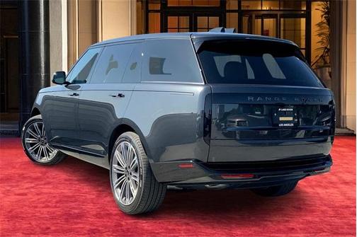 2025 Land Rover Range Rover P400 SE 7 Seat