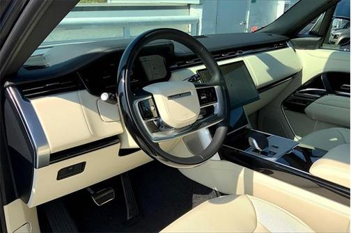2025 Land Rover Range Rover P400 SE 7 Seat