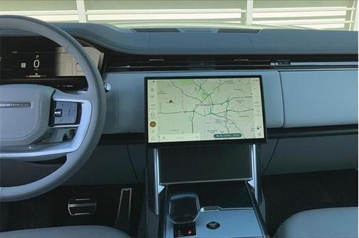 2025 Land Rover Range Rover P615 SV