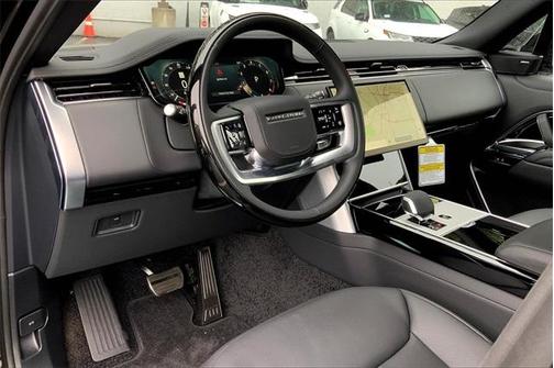 2025 Land Rover Range Rover P530 SE 7 Seat